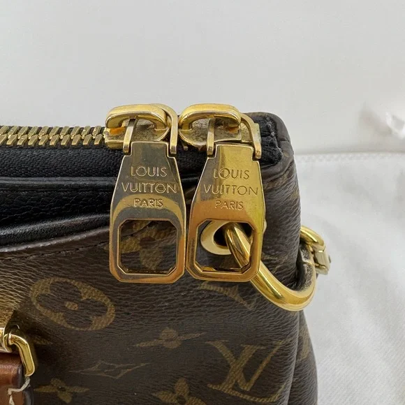 Louis Vuitton Paris, Brown Purse, Excelent Condition, Comes with Strap - Picture 9 of 15